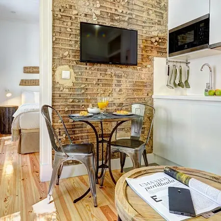 Downtown Lovers Apartments: Costa Do Castelo * Лиссабон