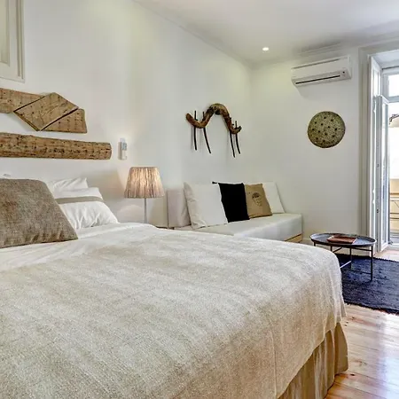 Downtown Lovers Apartments: Costa Do Castelo 公寓