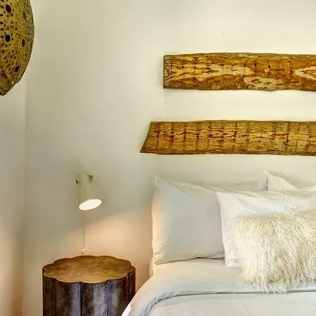 Downtown Lovers Apartments: Costa Do Castelo * Lisbon