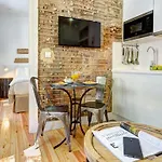 Downtown Lovers Apartments: Costa Do Castelo * Лиссабон